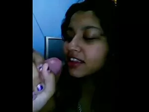 बाथरूम में खुद के लि ...