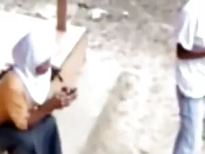 वह मेरी माँ के साथ प ...