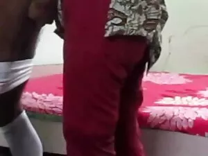 क्लब में जाने के बजा ...