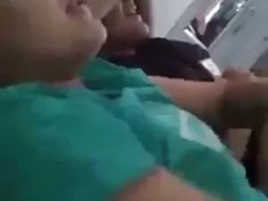 कैसे एक गोरा सदस्य स ...