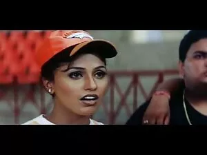 सुनहरे बालों वाली धू ...