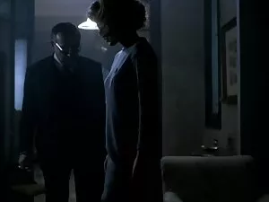 सुनहरे बालों वाली फु ...